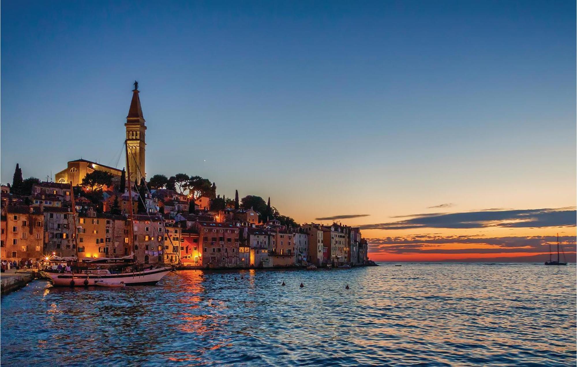 Gorgeous Home In Rovinj With Wifi Exteriör bild